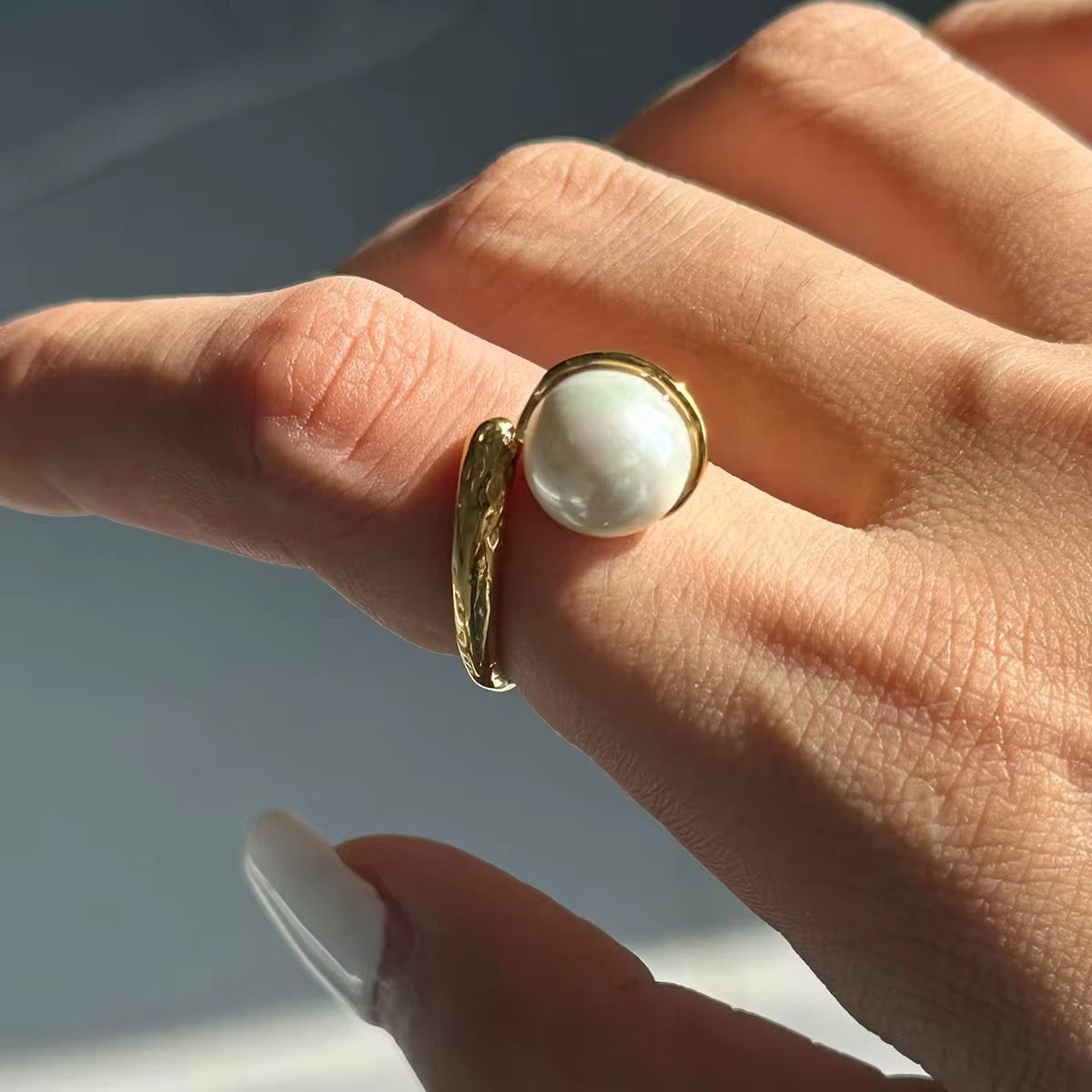 Stainless Steel Gold Plated Ring - Hammered Pearl