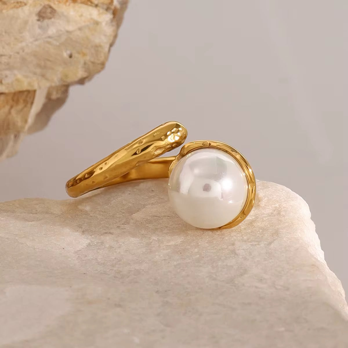 Stainless Steel Gold Plated Ring - Hammered Pearl