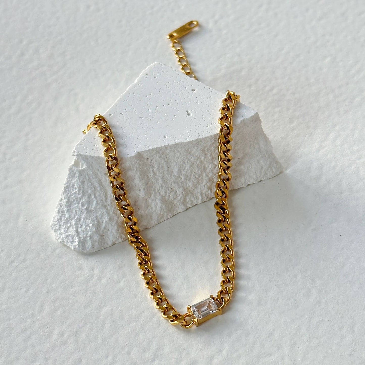 Vergoldetes kubanisches Armband – Edelstahl mit Zirkonia-Edelstein