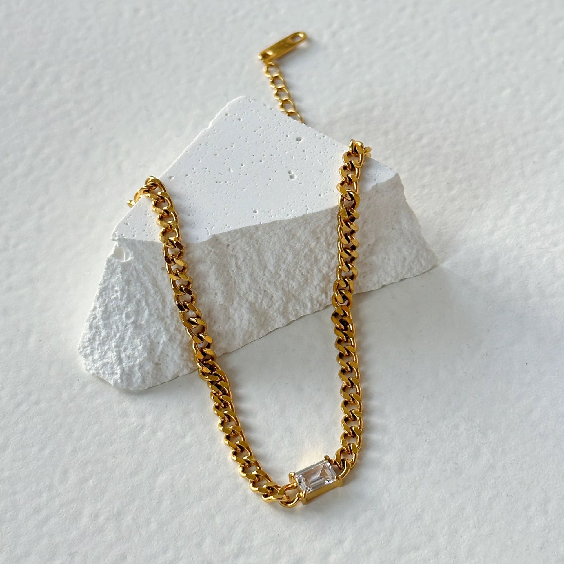 Vergoldetes kubanisches Armband – Edelstahl mit Zirkonia-Edelstein