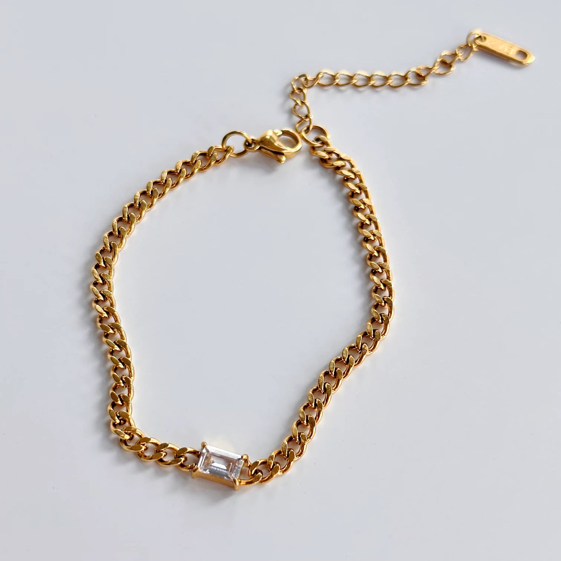 Vergoldetes kubanisches Armband – Edelstahl mit Zirkonia-Edelstein